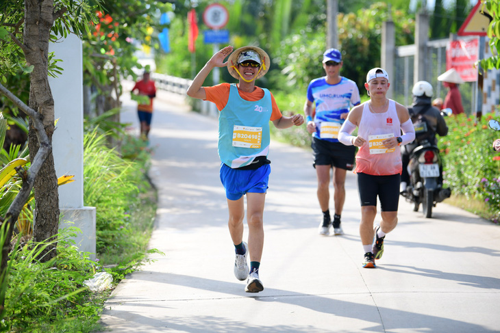 Ca sĩ Đức Tuấn có trải nghiệm đặc biệt tại GreenUP Marathon 2024- Ảnh 7.